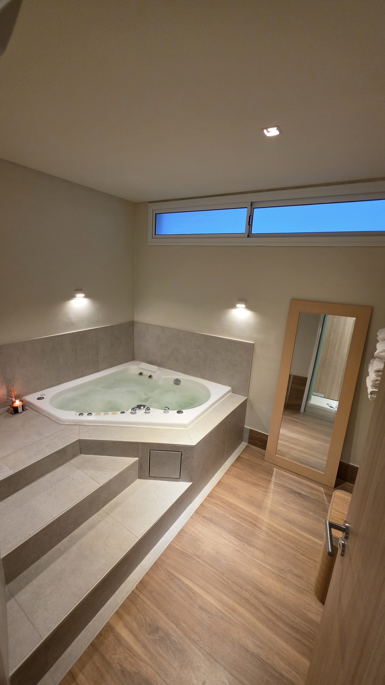 Bañera de hidromasaje privada de Akumel